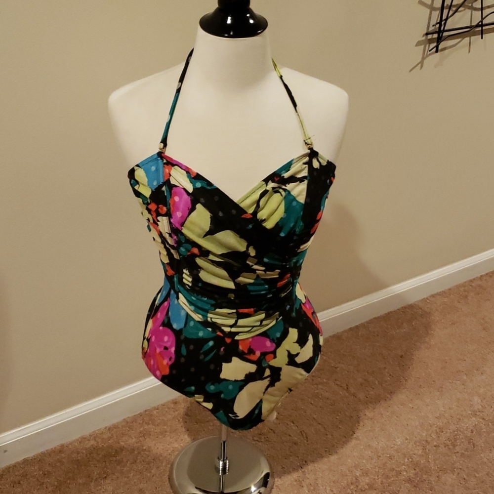 Swimming suit